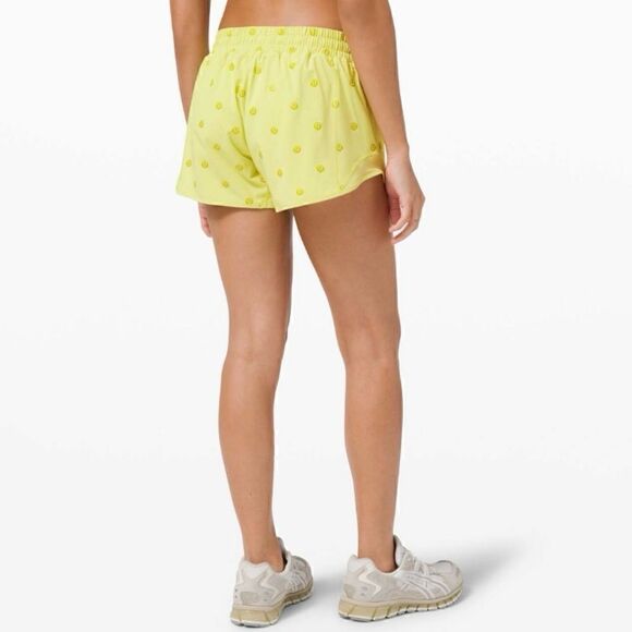 Lululemon Hotty Hot Short II *Long 4" in Polka Dot Logo Lemon Vibe Matte Green - Picture 2 of 7